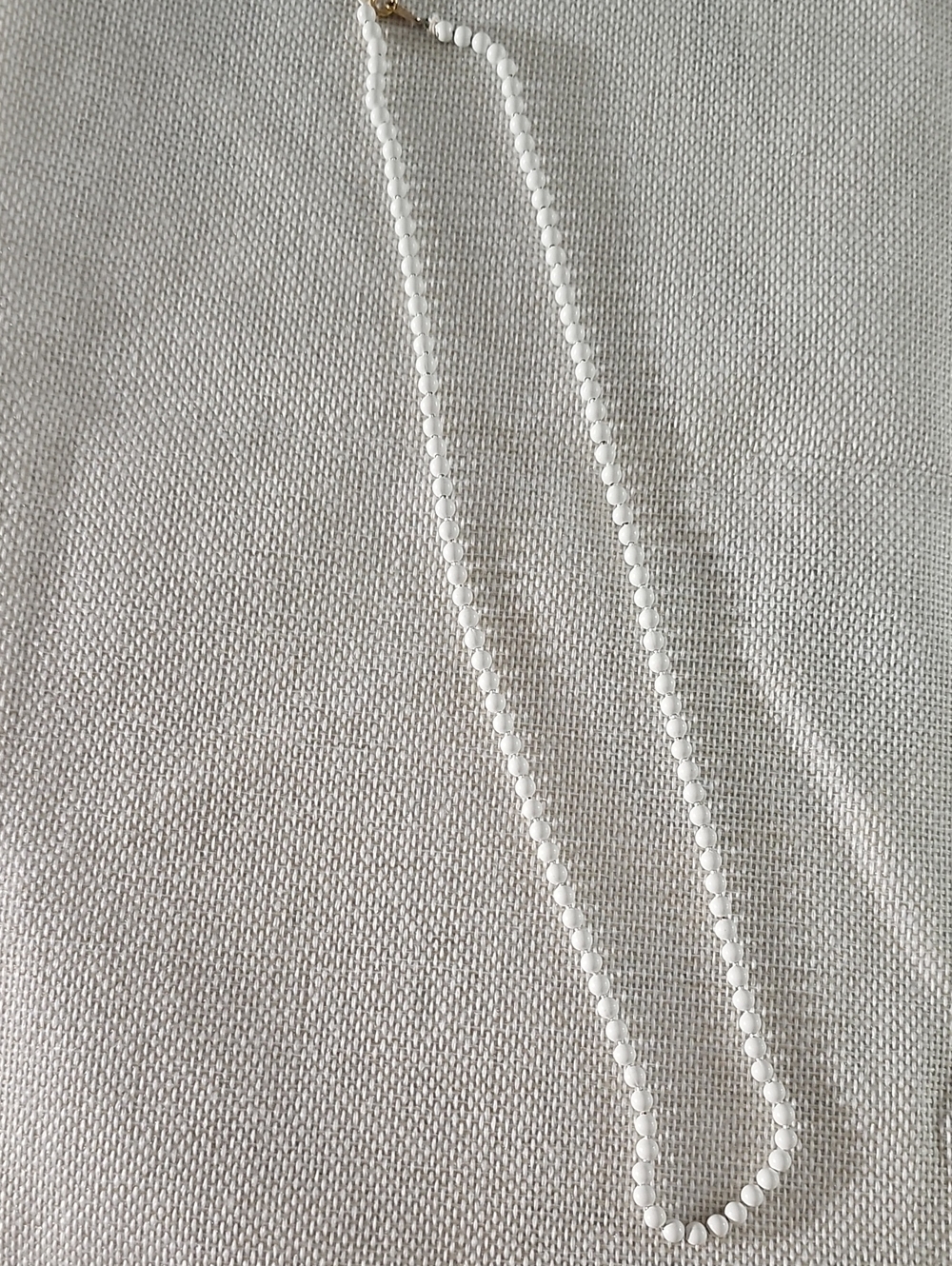 White Beaded Decorative Bedspread Accent Necklace